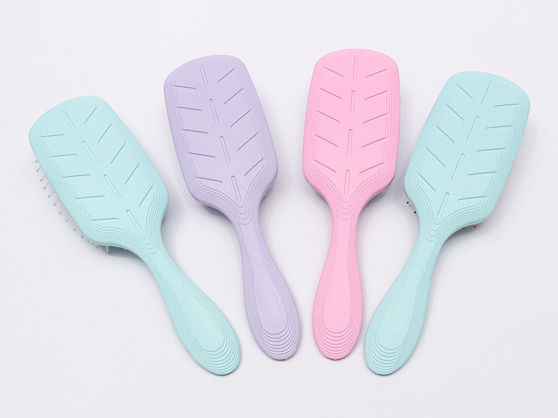 Perie de descurcare din material plastic ecologic