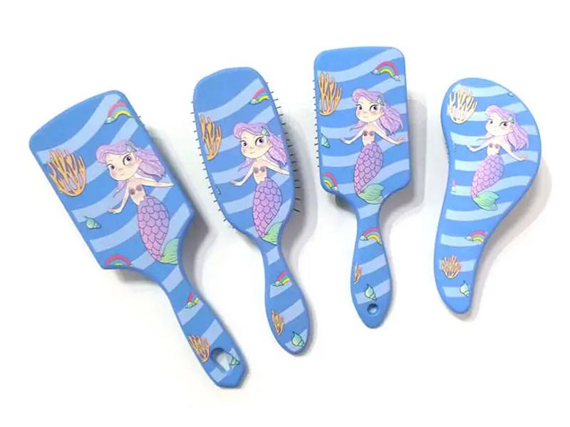 Perii pentru păr cret, colorate din plastic