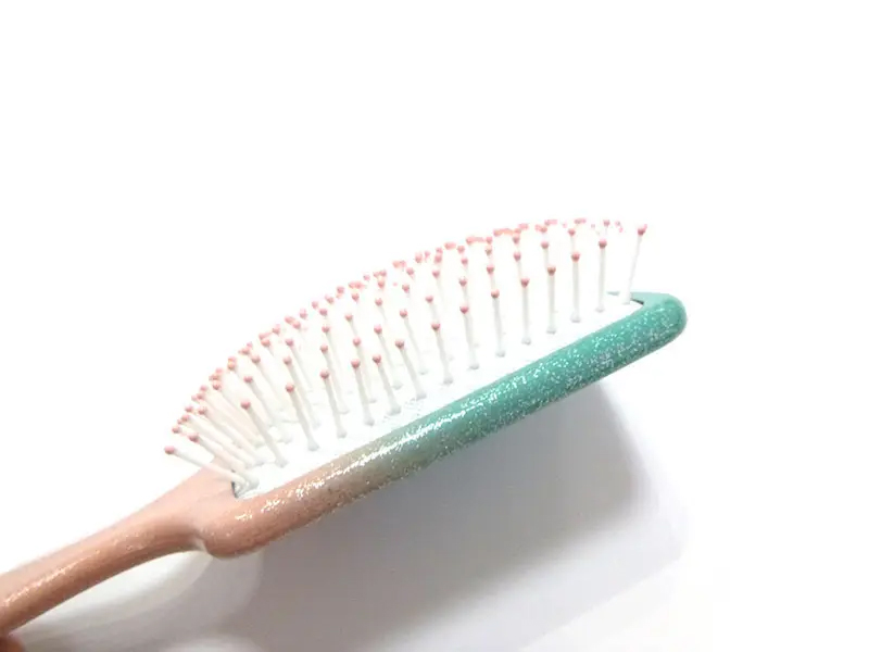 Perie de păr din plastic pentru îndreptat
